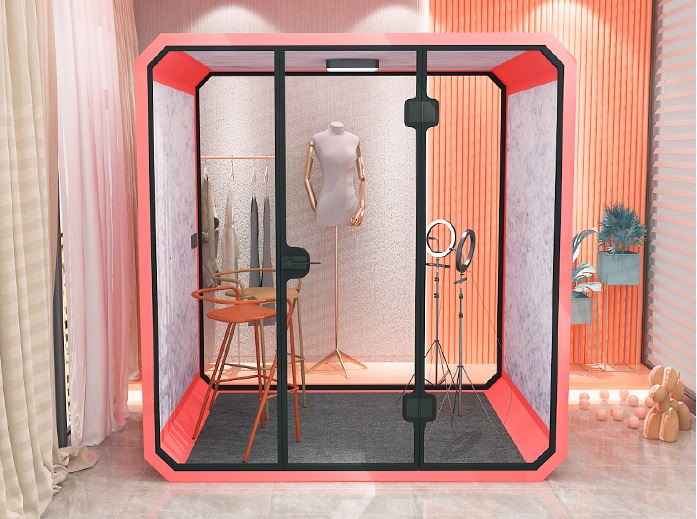 How many decibels is the sound insulation of a soundproof office booth?